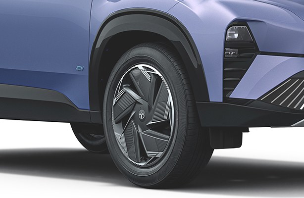 R18 alloy wheels with Aero Inserts
